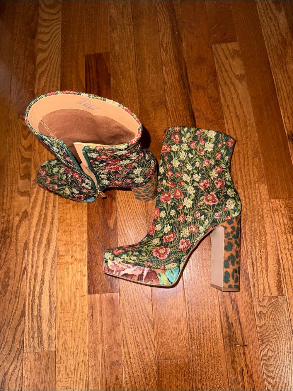 Multi pattern boot, size 8 Jessica Simpson,  fits slim.